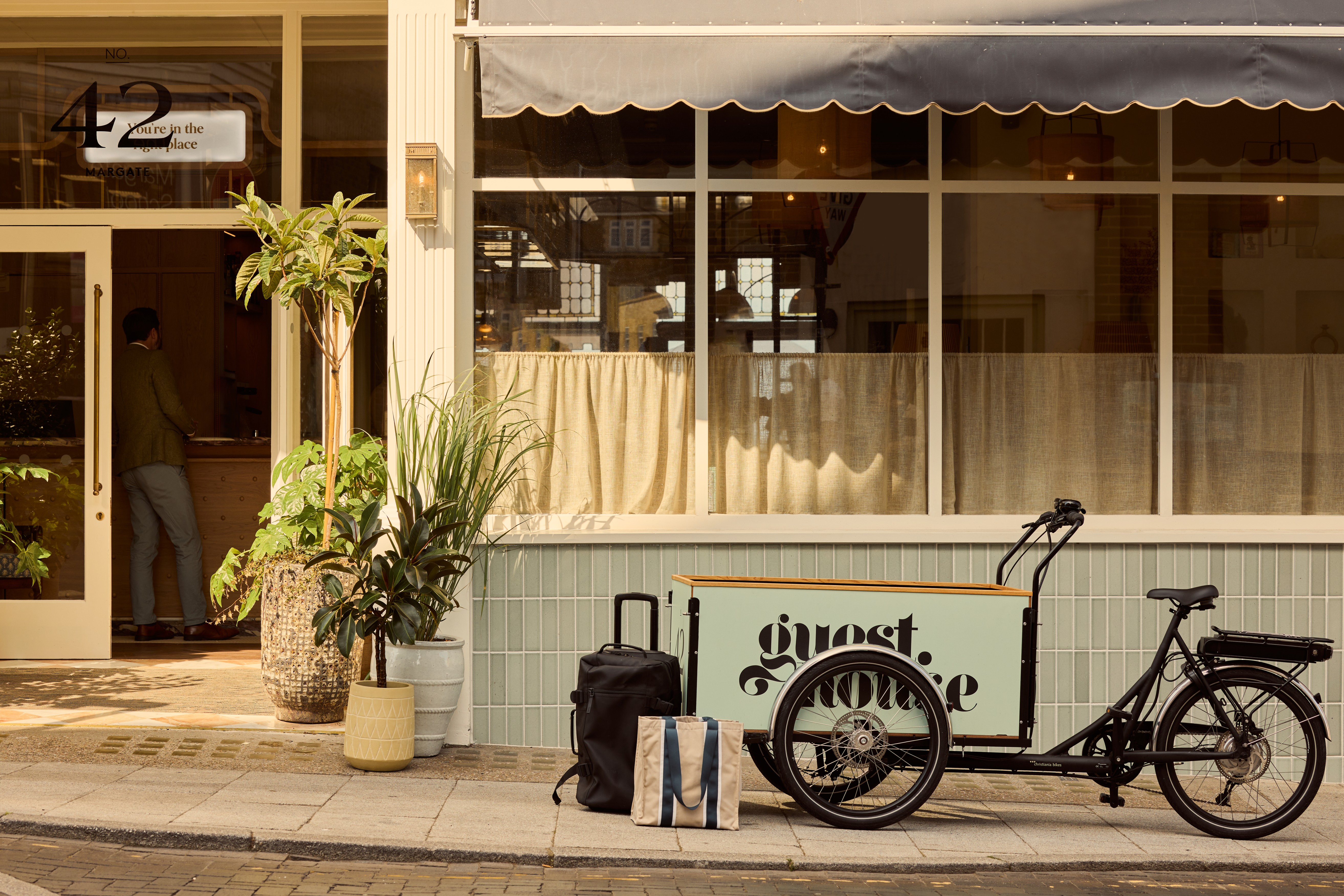 No.42 Guesthouse Header Image