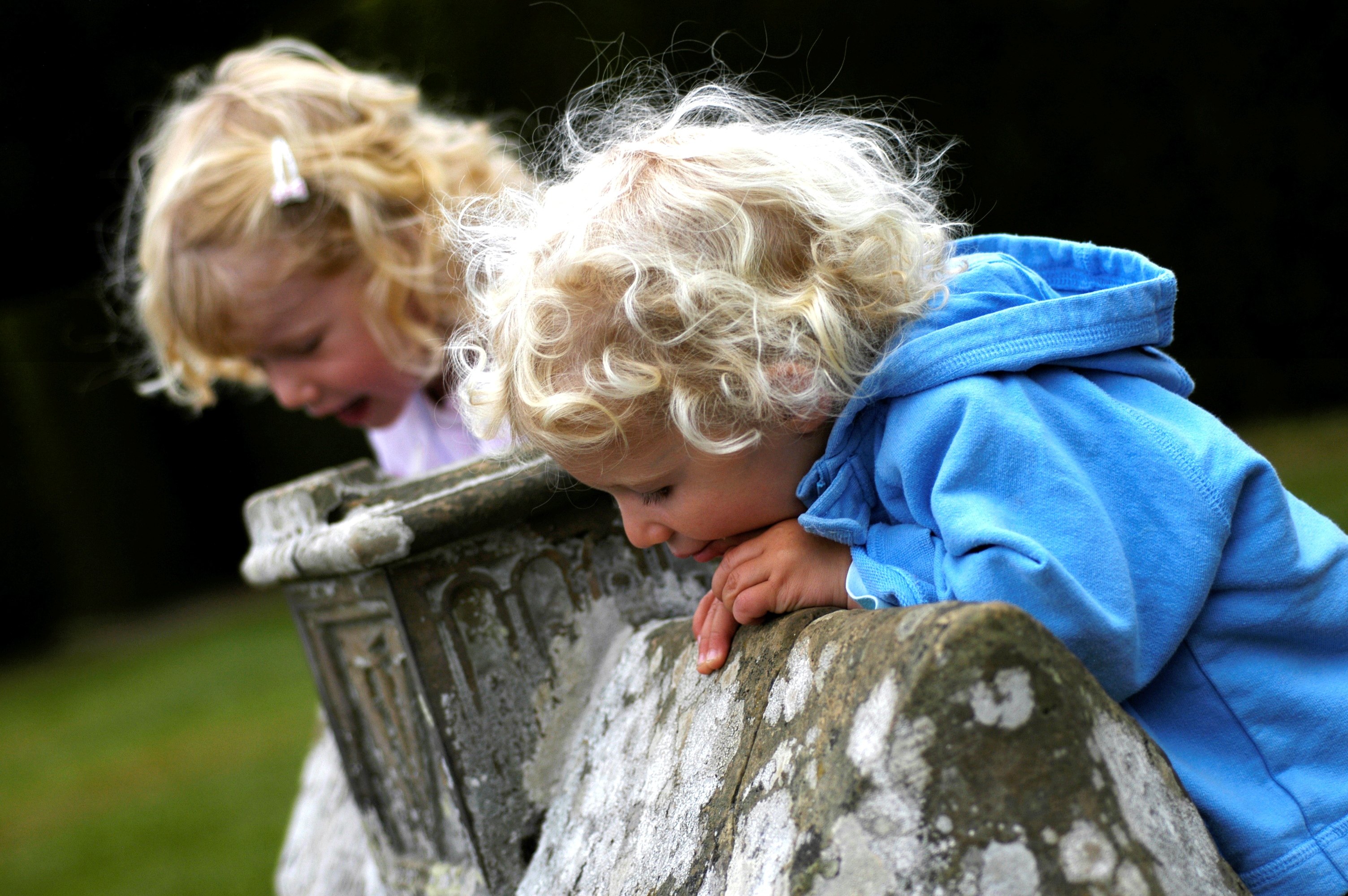 penshurst-family-walker-at-diana-s-bath-penshurst-place-c-chris-walker-penshurst-place.jpg