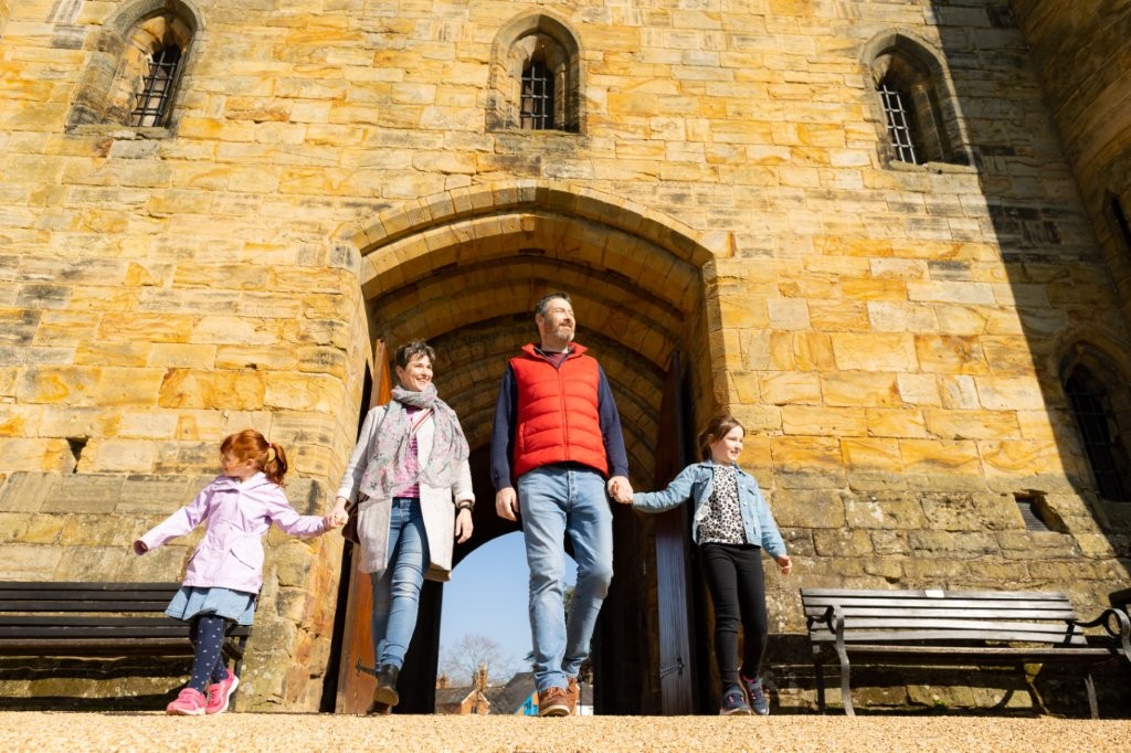 Family at gate of Tonbridge Castle