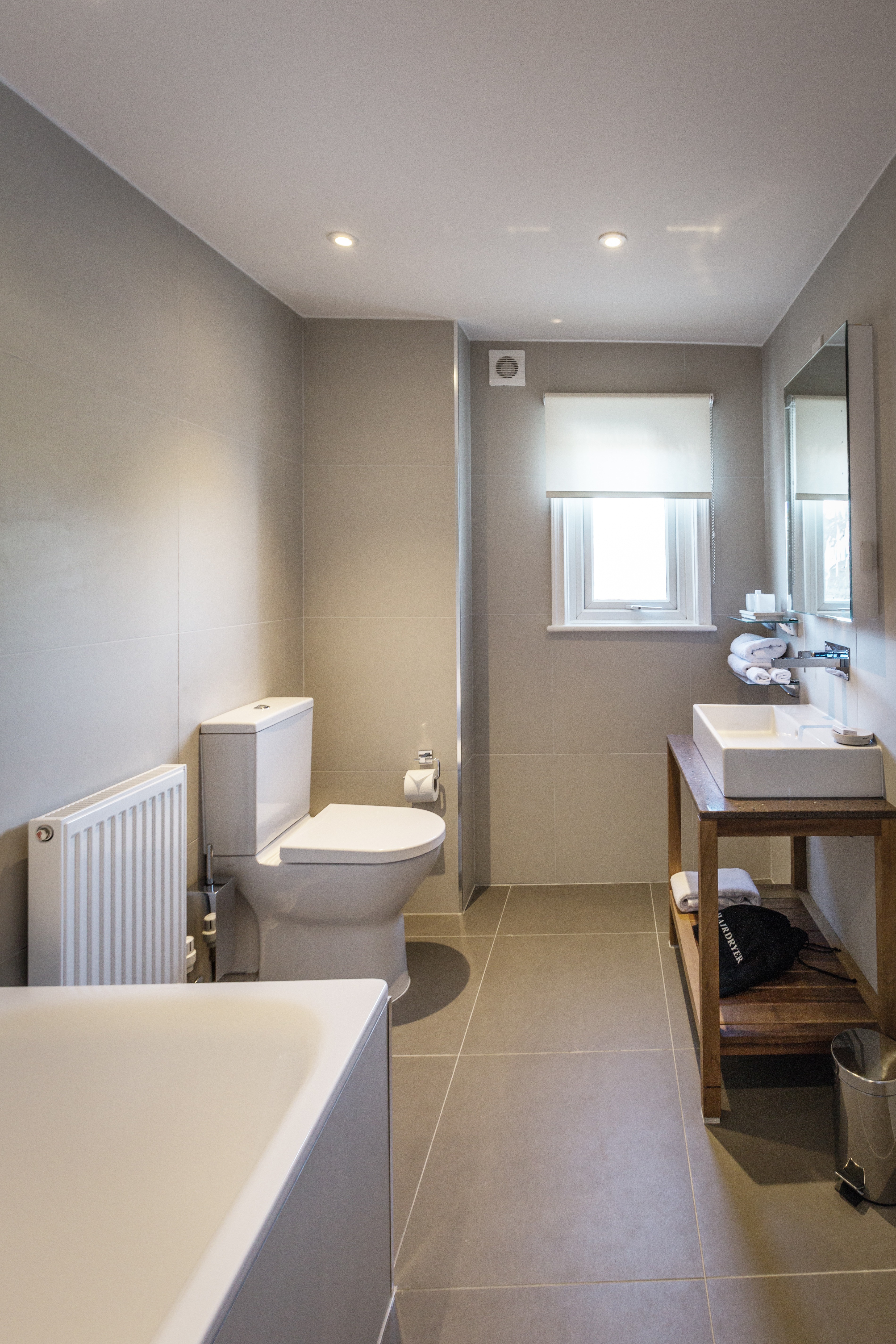 203-old-eight-acre-bathroom.jpg