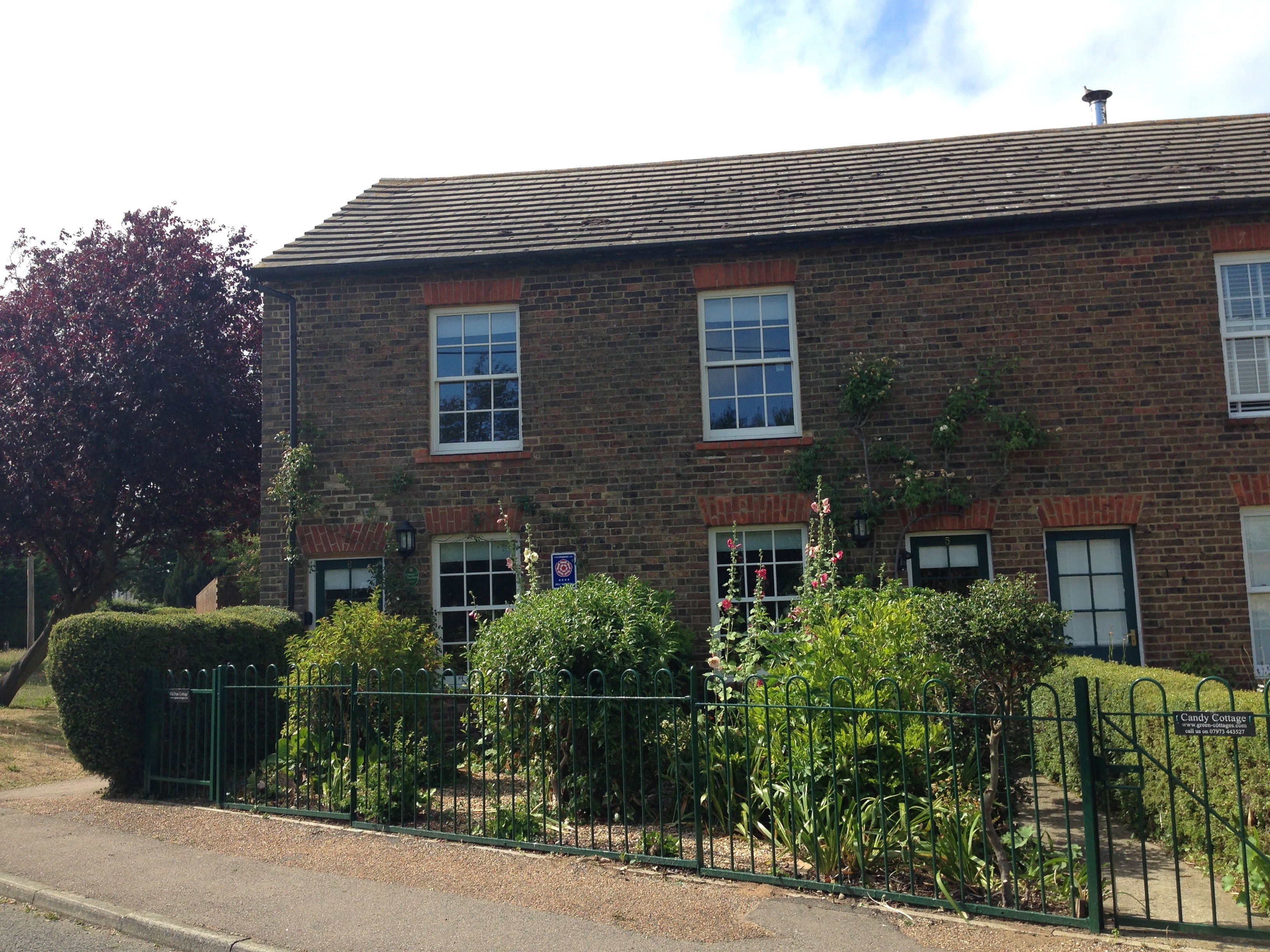 old-post-cottage-exterior-cllr-bonnie.jpg