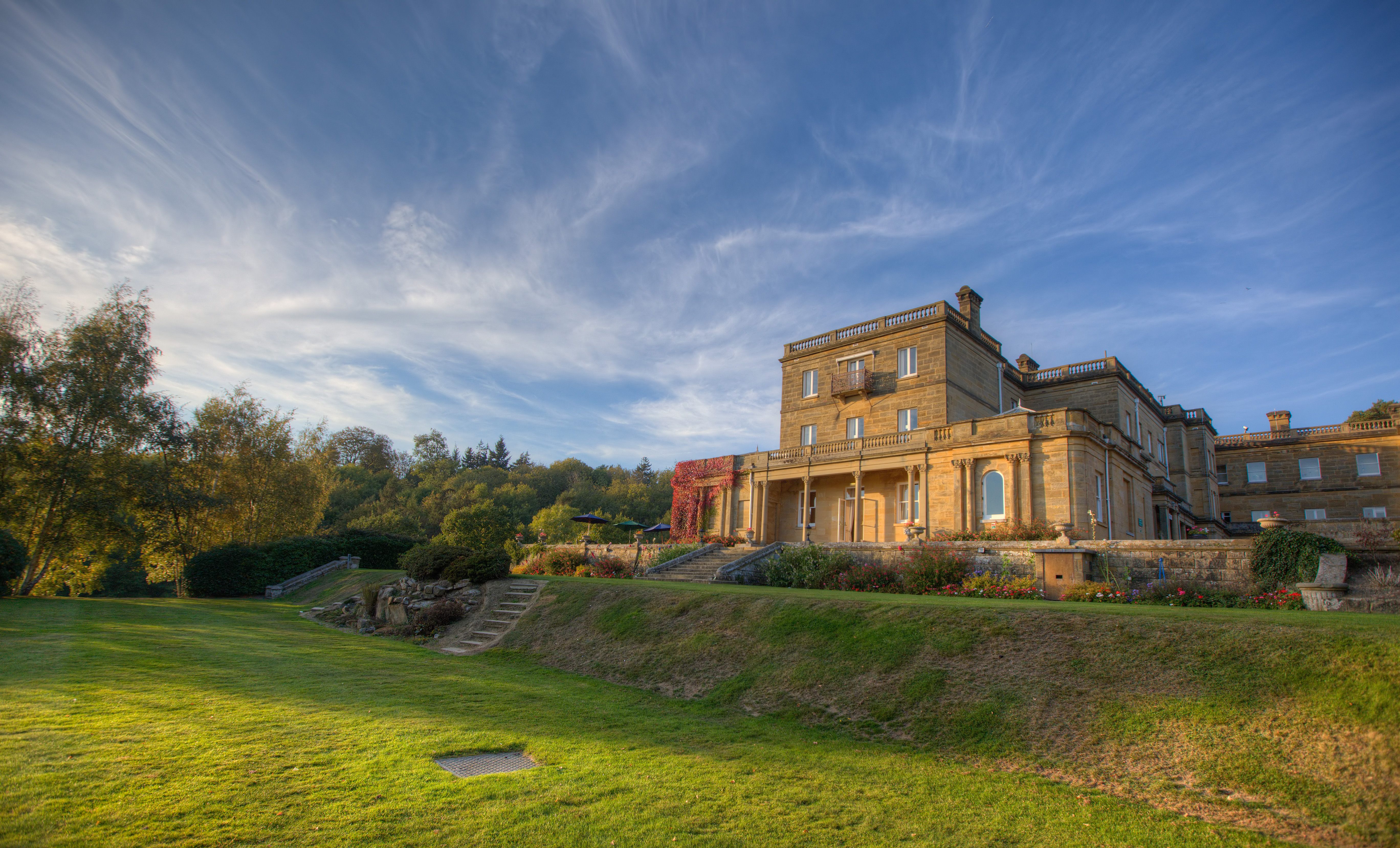 Salomons estate banner.jpg