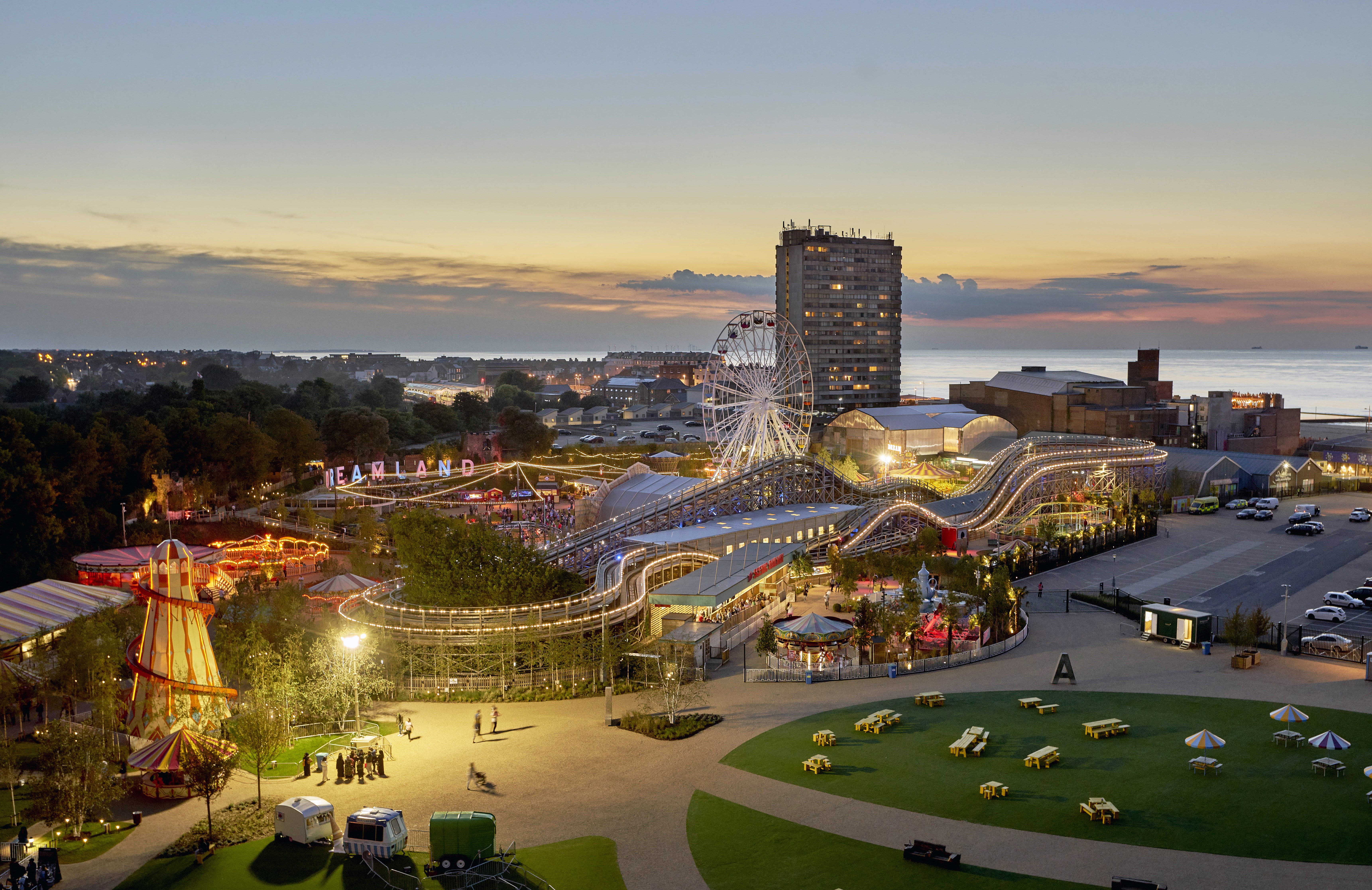 Dreamland Margate lit up at night