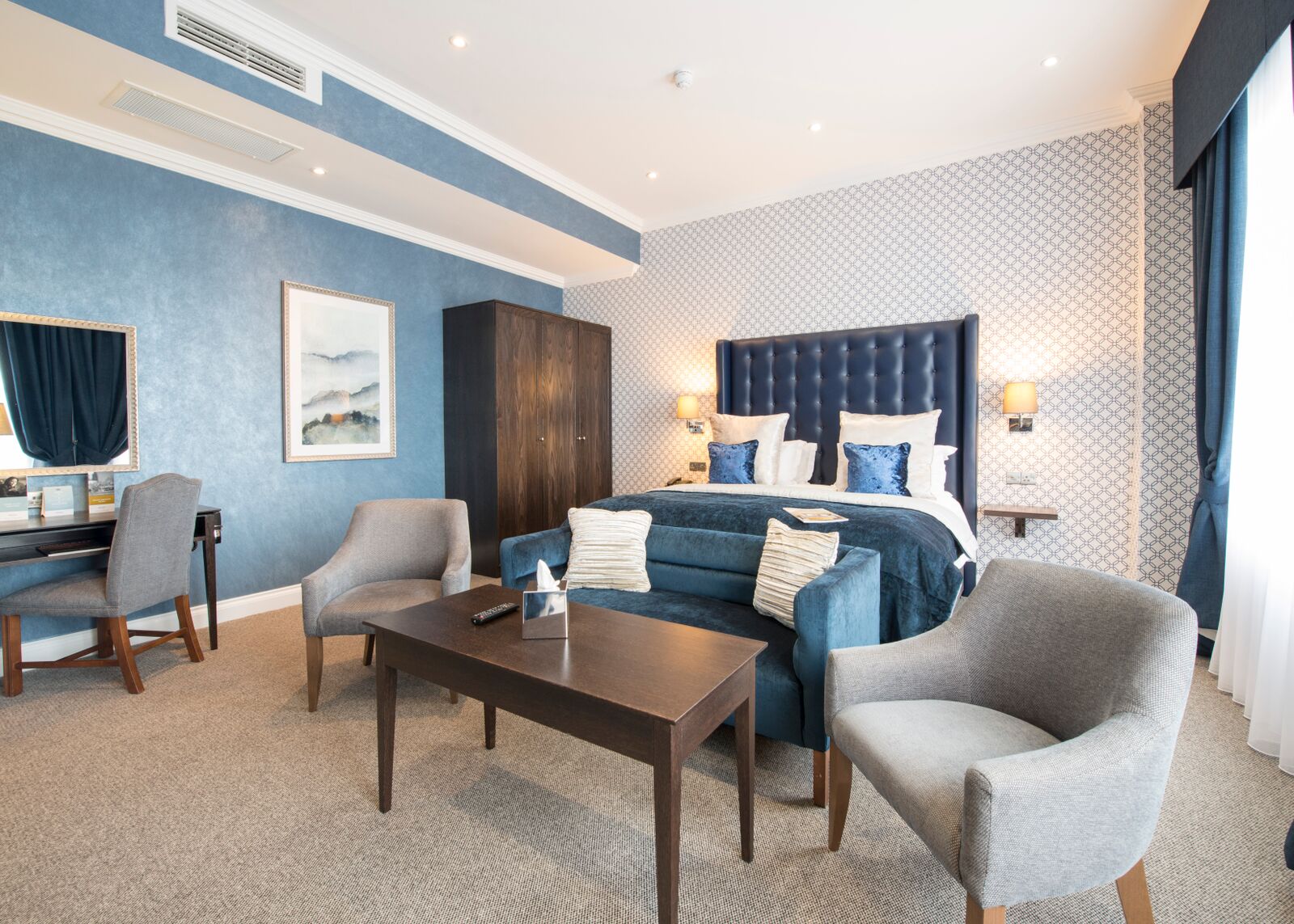 Junior Suite 2.jpg