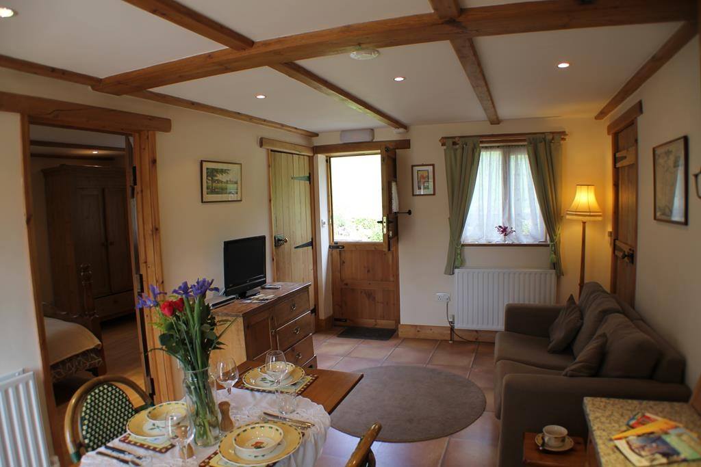 1-hazelwood-lodge---sitting-room-2-copy-.jpg