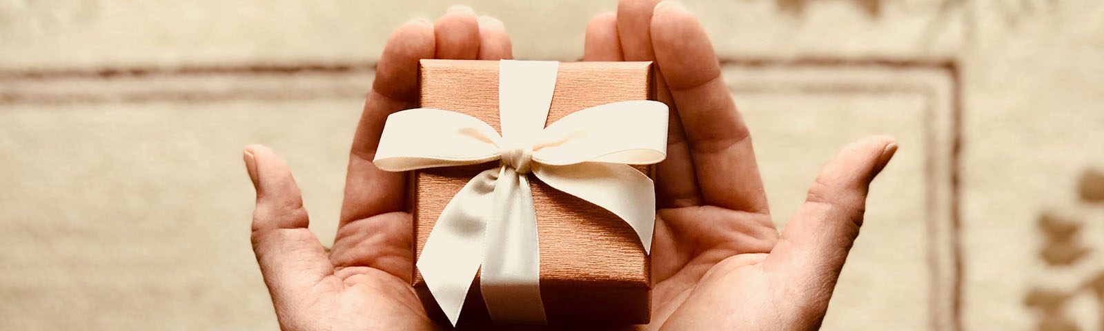 Gifting Banner