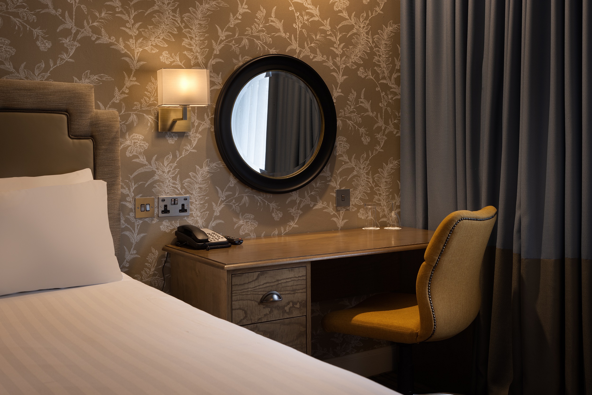 Room 33 2