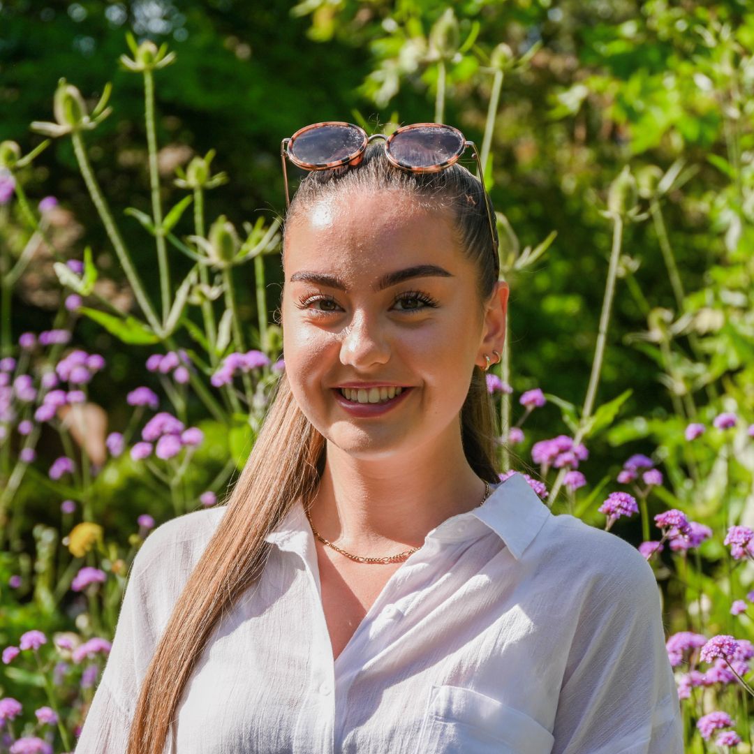 Holly Author Bio Image